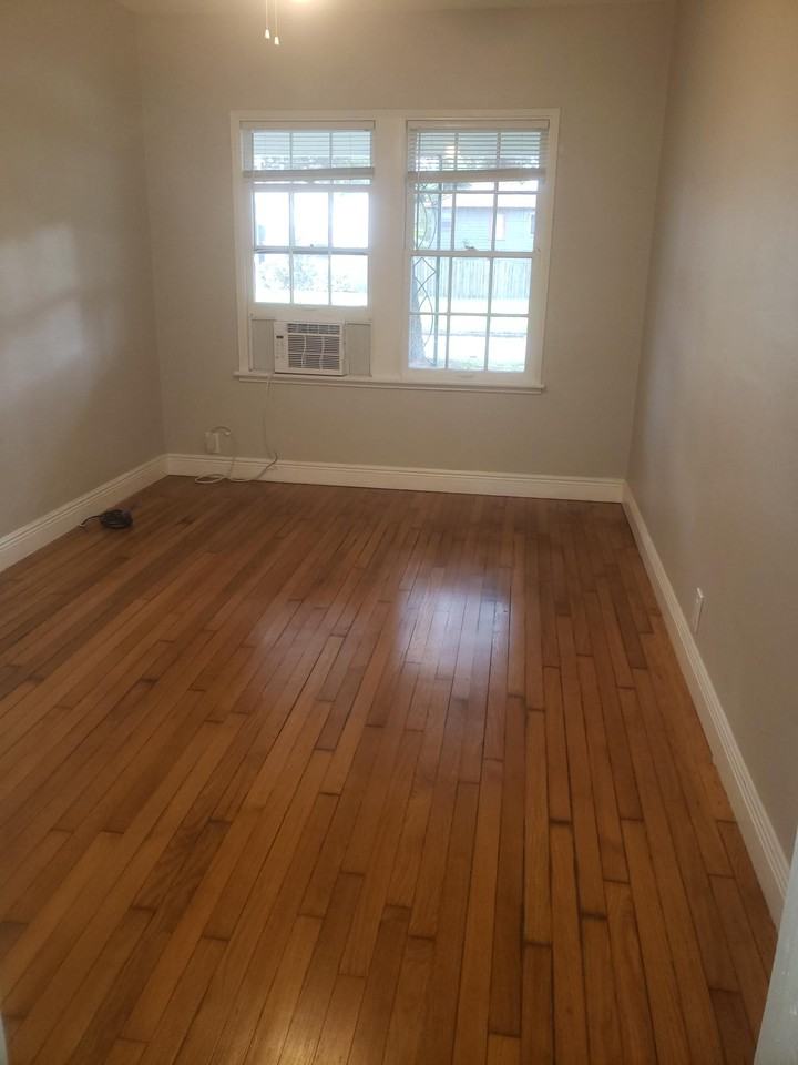 2259 2nd Ave N #EAST - Photo 5 of 23