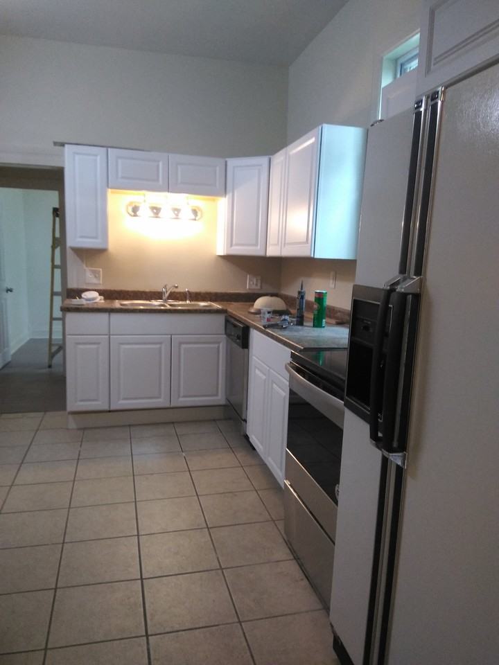 3920 Wyandotte St #1 - Photo 4 of 10