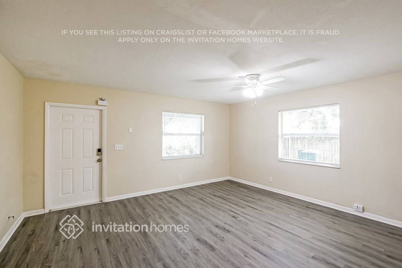 7645 Nw 32nd Pl - Photo 4 of 17