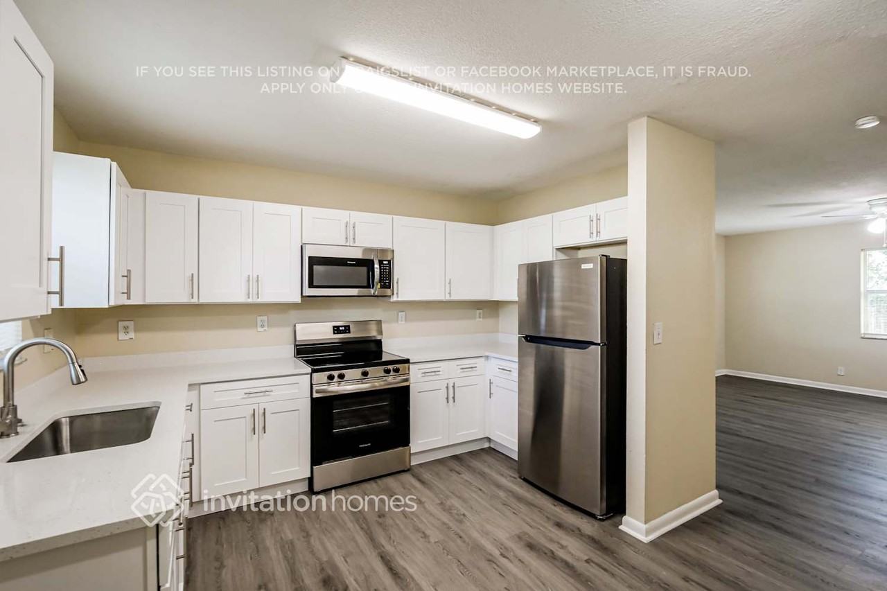 7645 Nw 32nd Pl - Photo 6 of 17