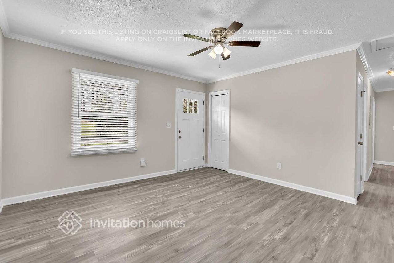 3054 Cottonwood Dr Se - Photo 4 of 25