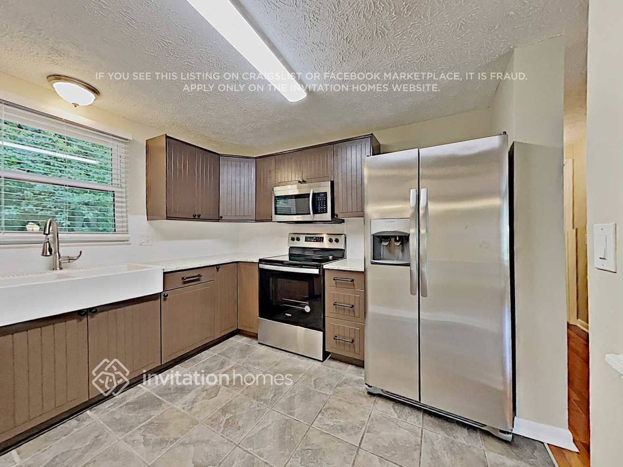 390 Hembree Forest Cir - Photo 7 of 18