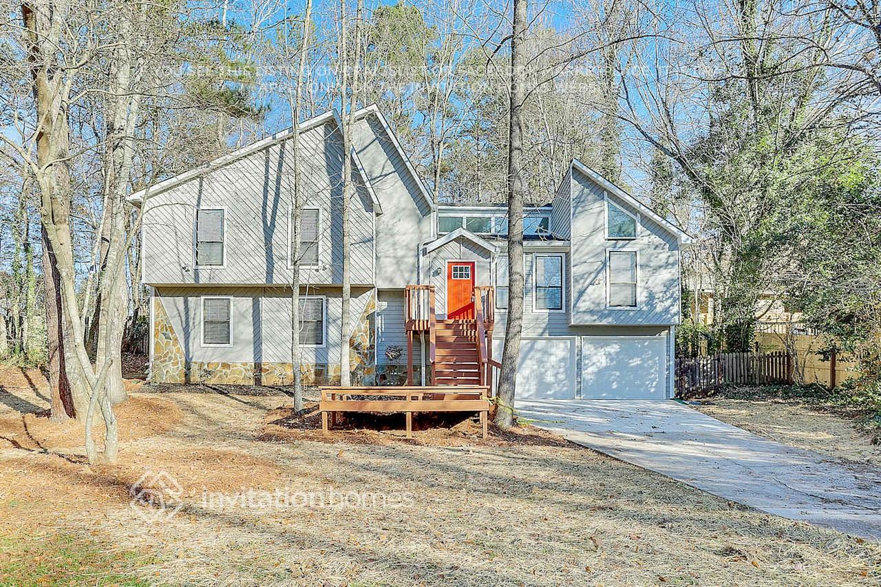 1327 Shadowood Trl - Photo 2 of 26
