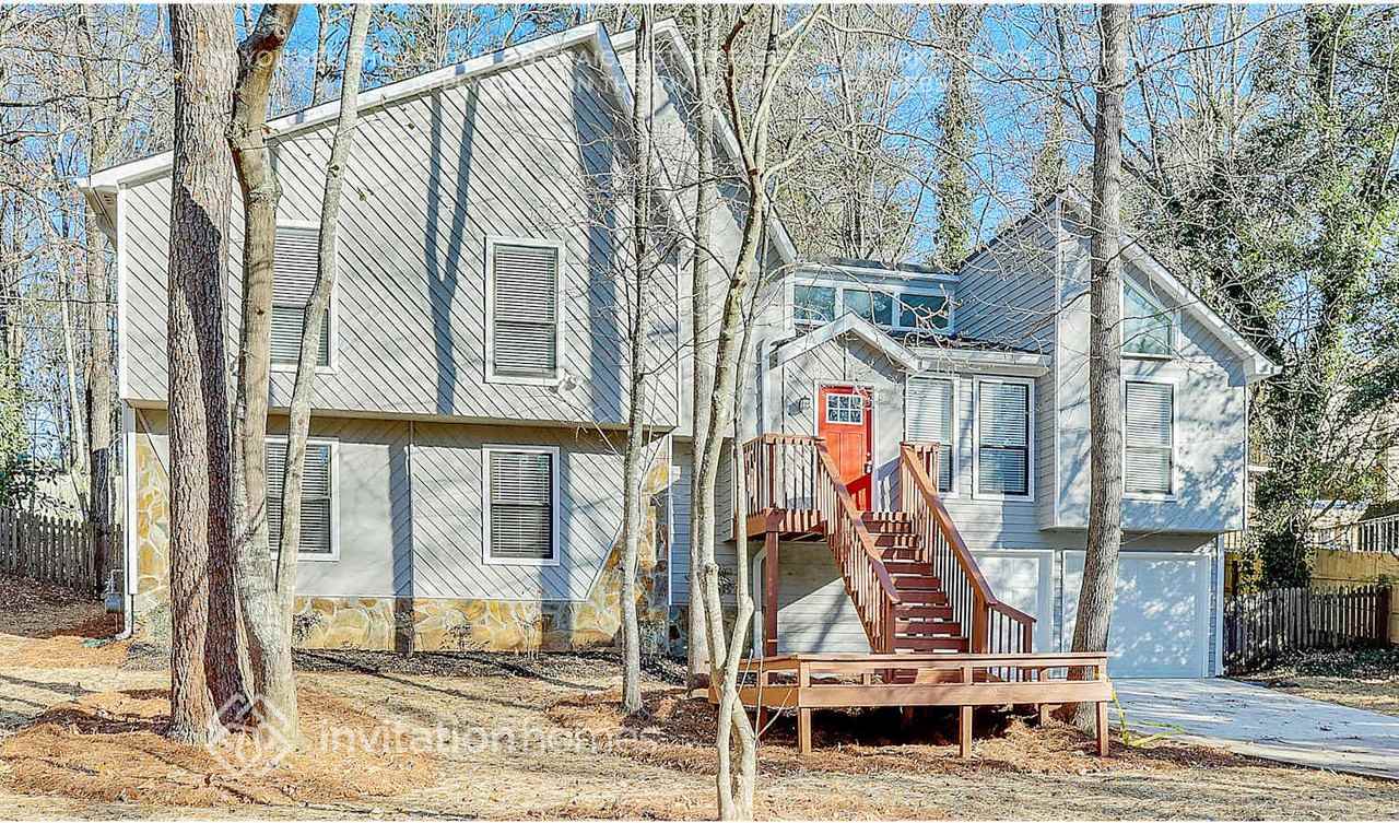 1327 Shadowood Trl - Photo 3 of 26