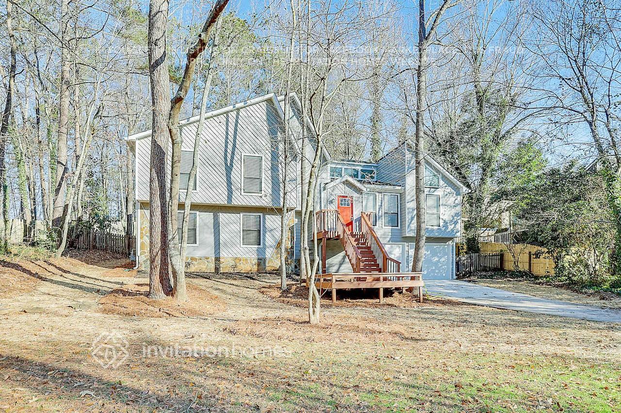 1327 Shadowood Trl - Photo 4 of 26
