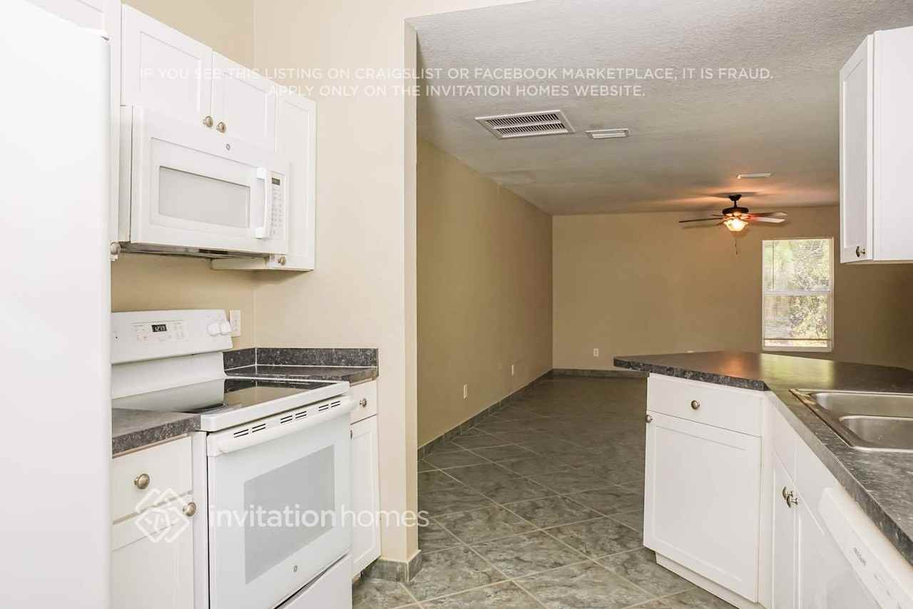 3002 Alesio Ave - Photo 7 of 17