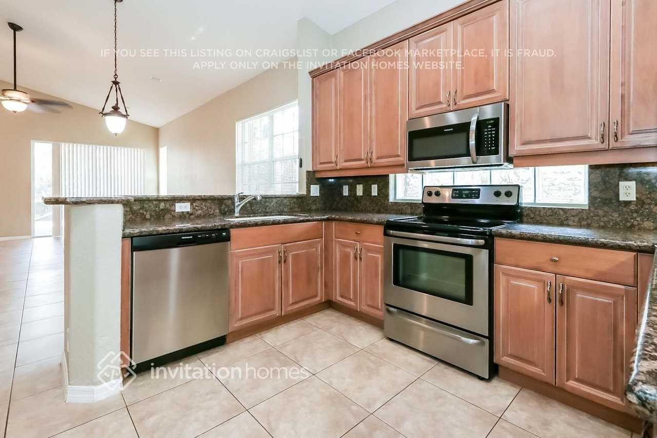 2455 Sandy Cay - Photo 7 of 17