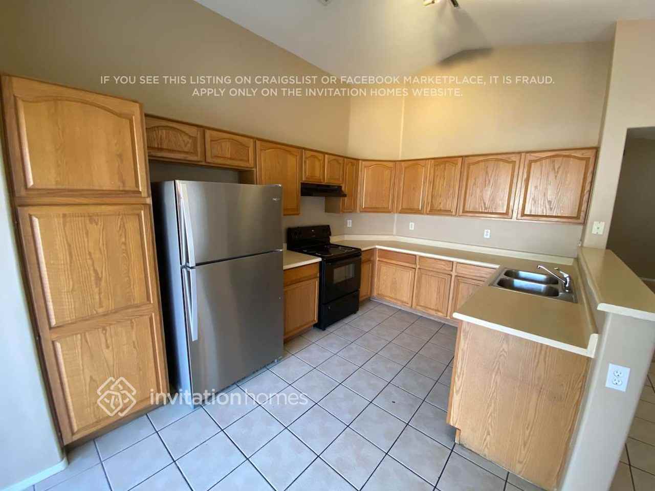5142 W Fraktur Rd - Photo 3 of 8