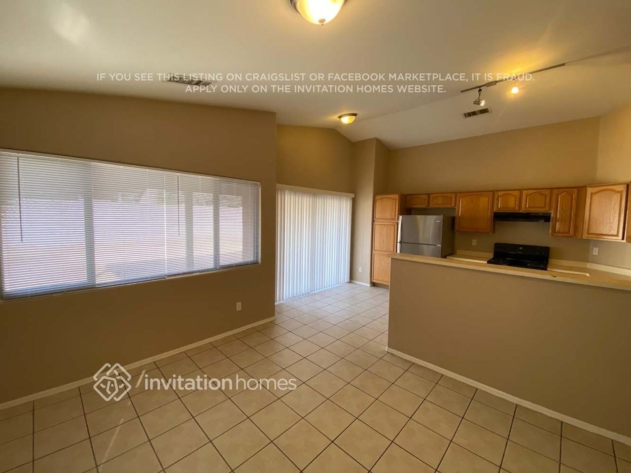 5142 W Fraktur Rd - Photo 4 of 8