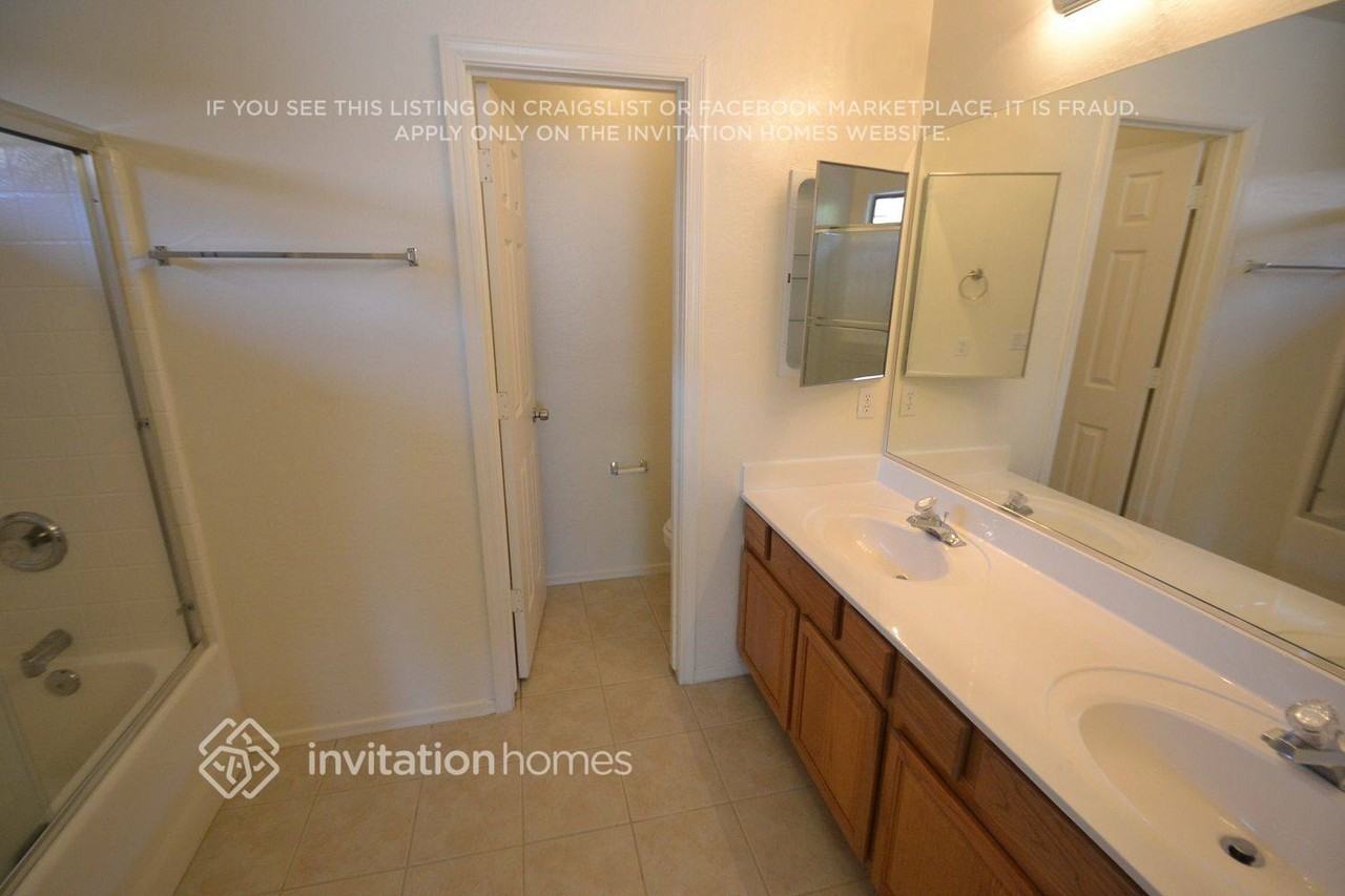 5142 W Fraktur Rd - Photo 6 of 8