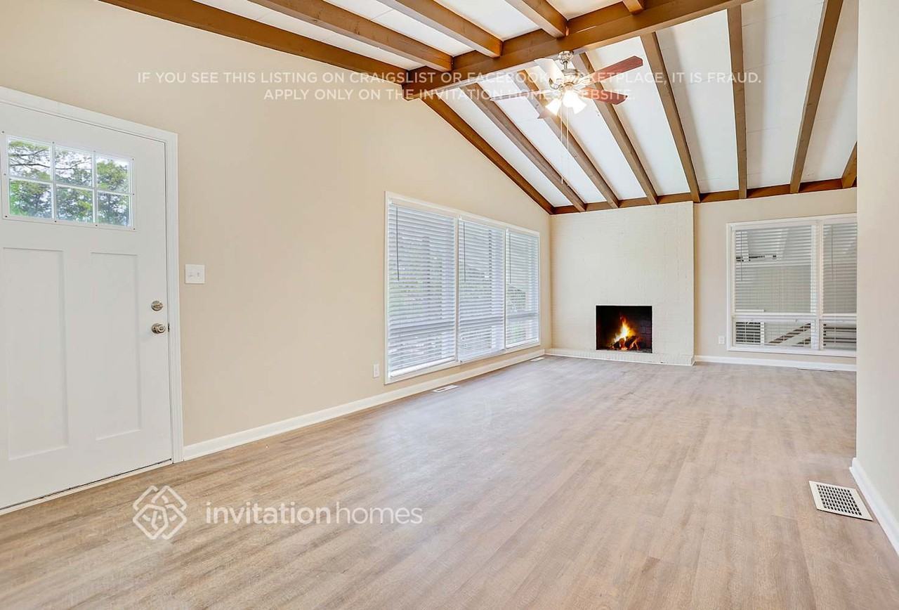 562 Collingwood Dr - Photo 5 of 25