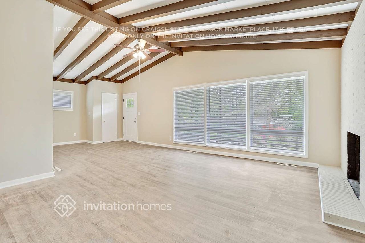 562 Collingwood Dr - Photo 6 of 25