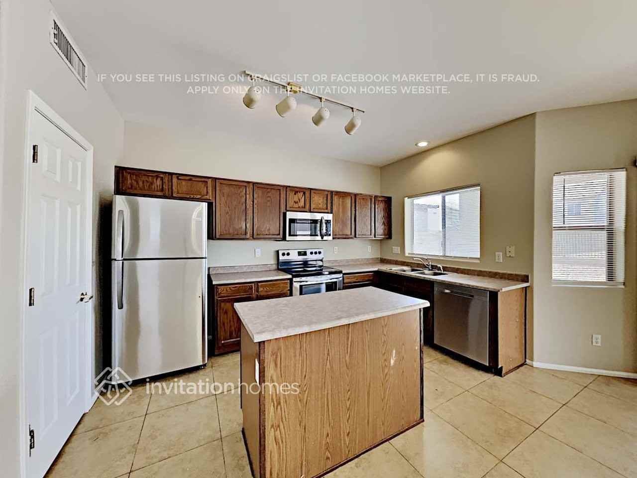 1640 S 171st Dr - Photo 7 of 20