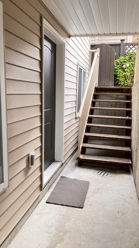 152 St & 60 Ave #Bsmt - Photo 3 of 3