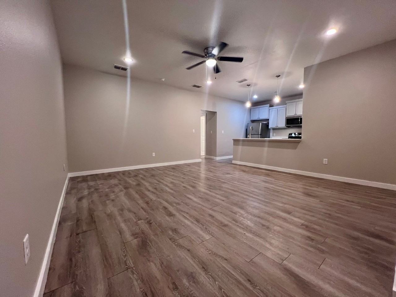 5726 Lehigh St - Photo 2 of 18