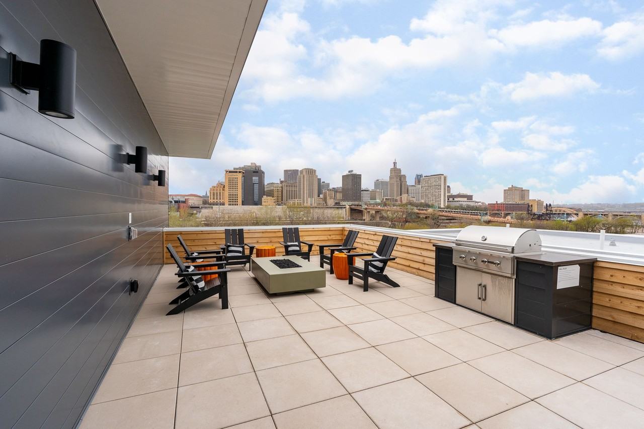 84 W Water Street - Photo 2 of 21