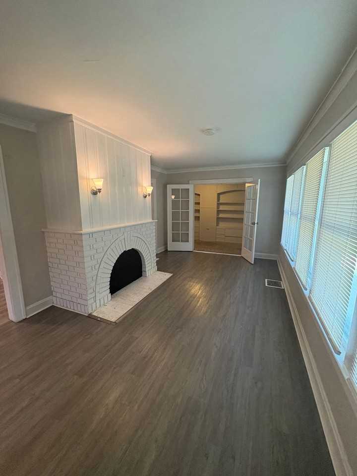 6027 Forest Ave - Photo 2 of 10