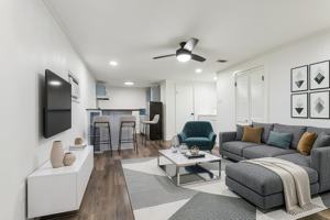 featured image of 2221 Burgundy St