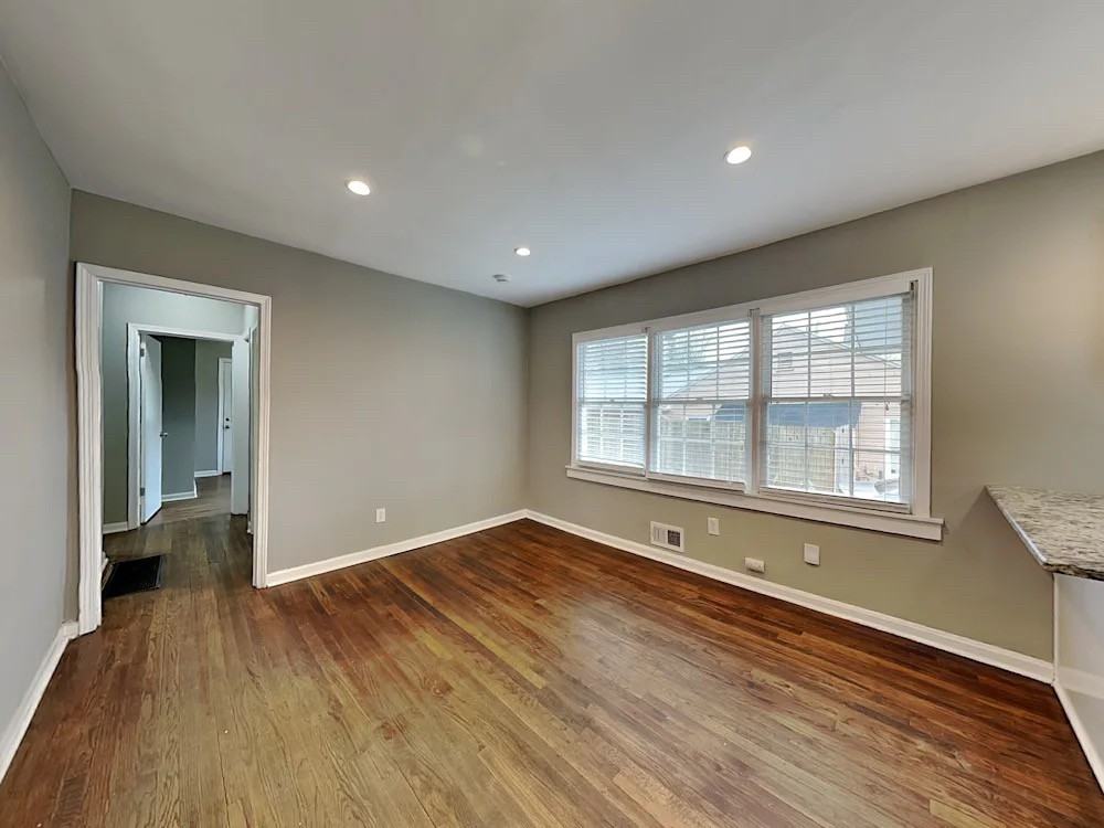 3456 Glenwood Rd - Photo 4 of 13
