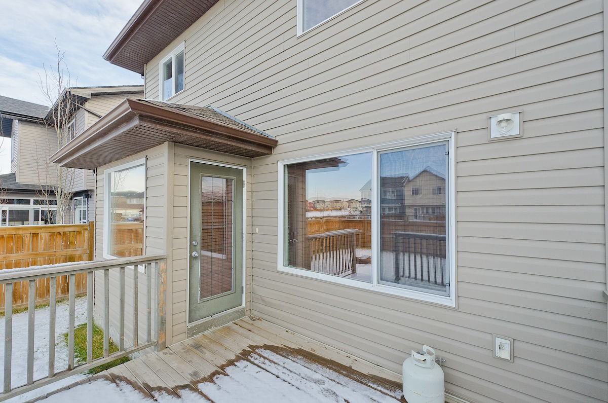 Attractively Designed 3 Bedroom + Bonus - Photo 5 of 31