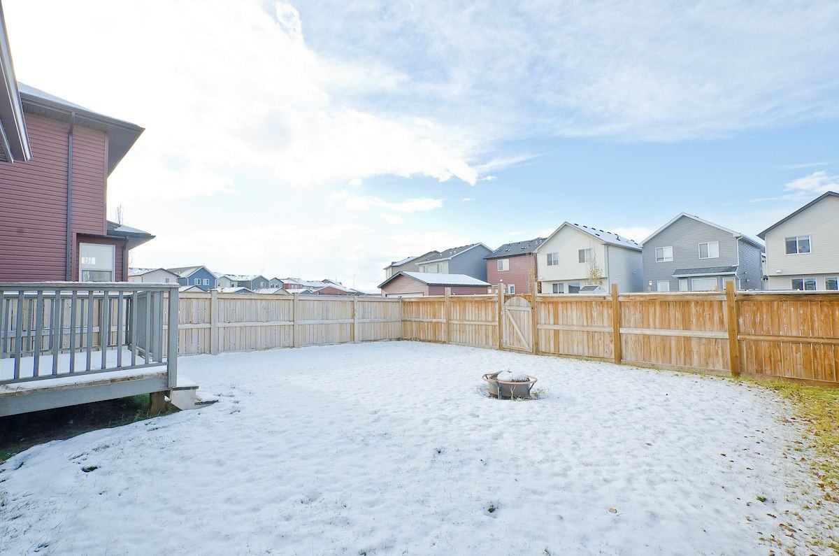 Attractively Designed 3 Bedroom + Bonus - Photo 6 of 31