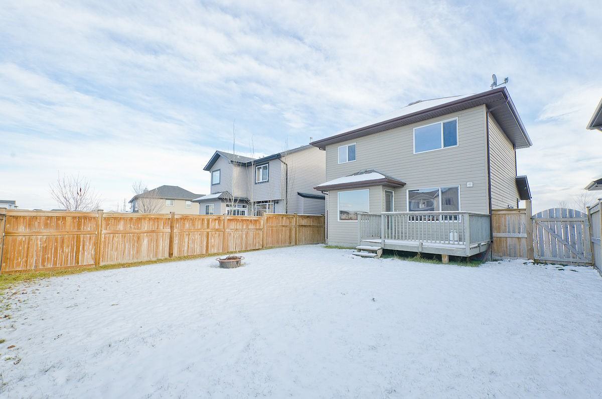 Attractively Designed 3 Bedroom + Bonus - Photo 7 of 31