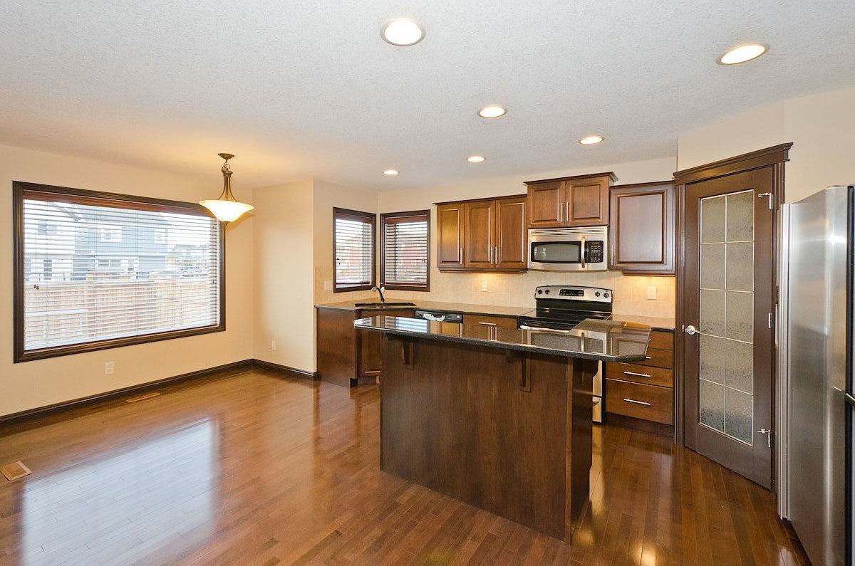 Attractively Designed 3 Bedroom + Bonus - Photo 6 of 26
