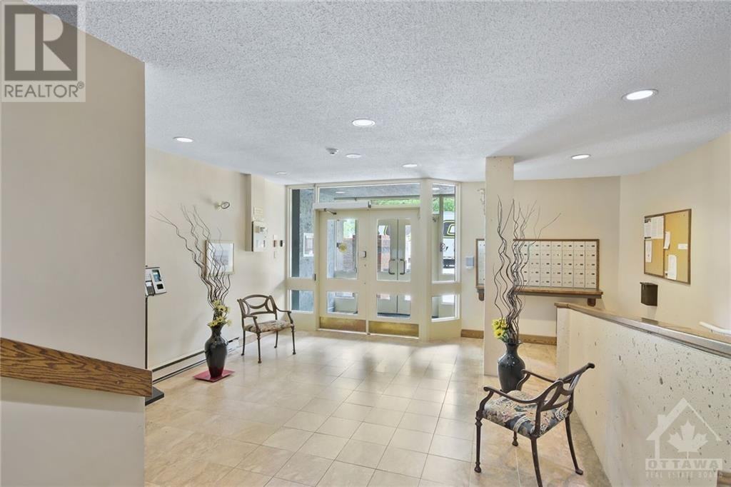 1177 Bélanger Avenue - Photo 4 of 25