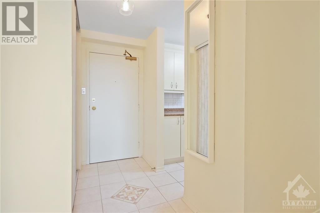 1177 Bélanger Avenue - Photo 7 of 25