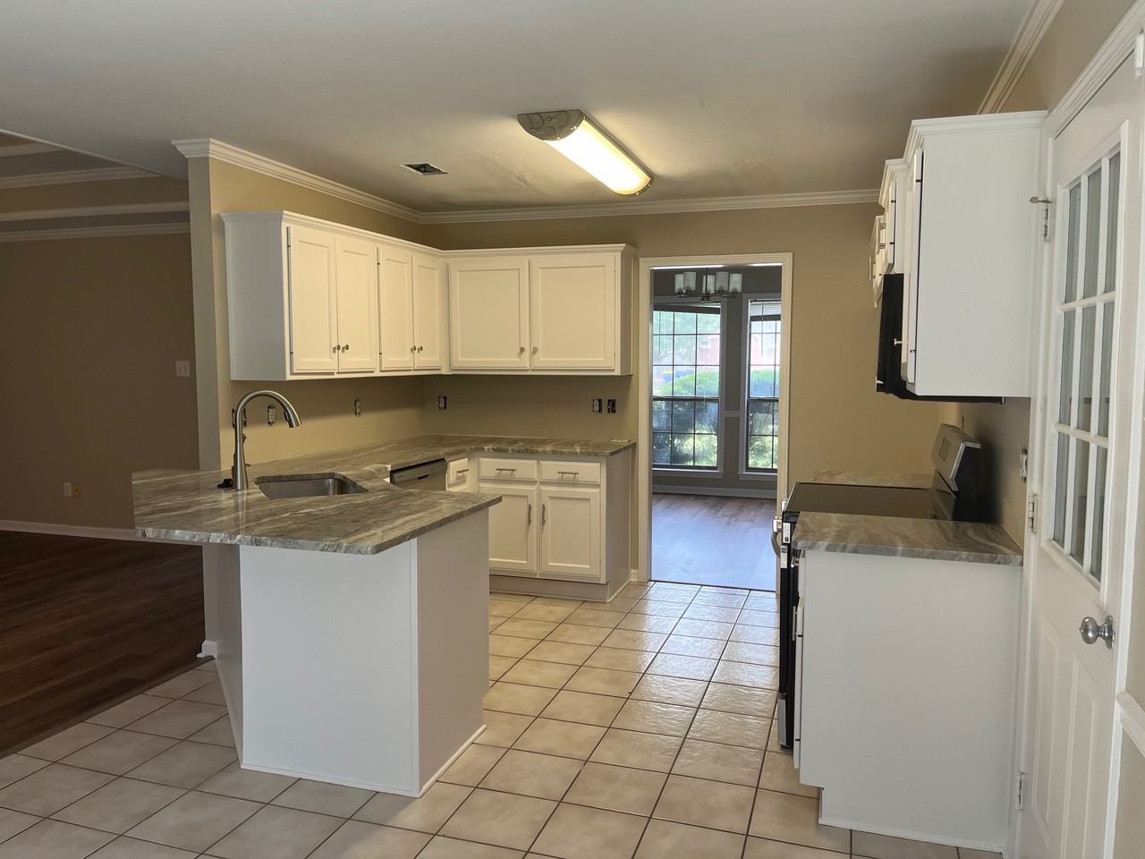 27 Emerald Cir #1 - Photo 4 of 17