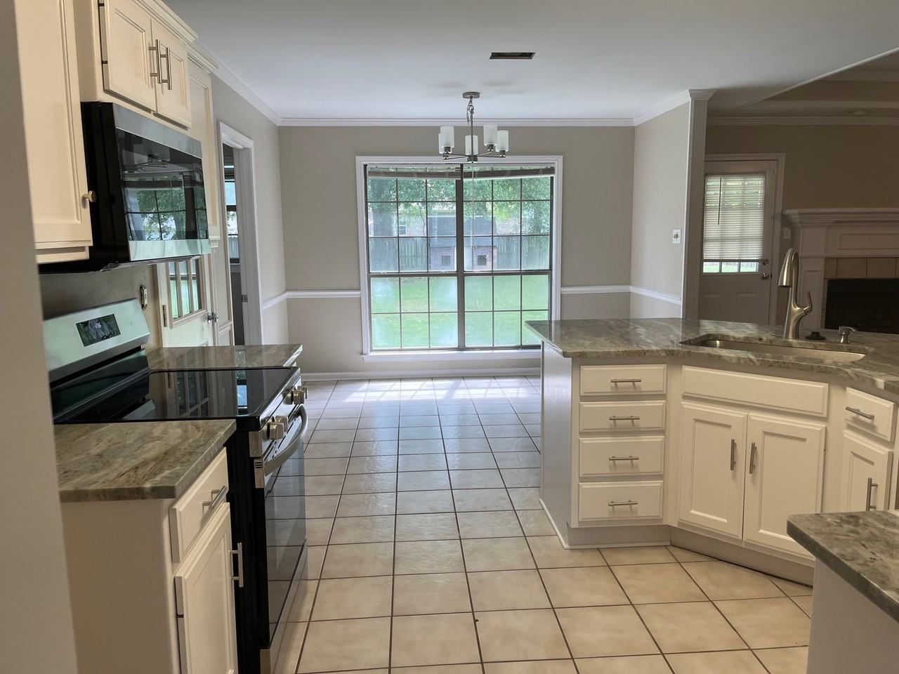 27 Emerald Cir #1 - Photo 5 of 17