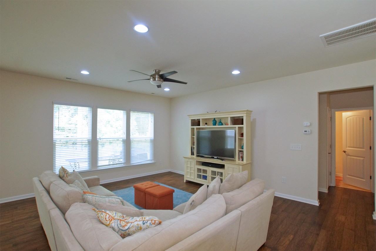 3637 Manifest Pl #1 - Photo 3 of 37