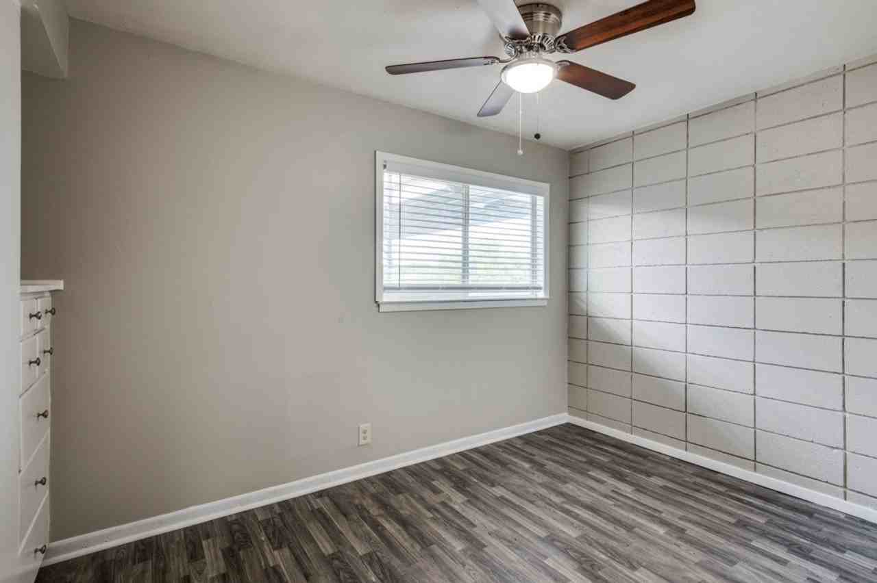 Villa Capri Apartments - Photo 4 of 28