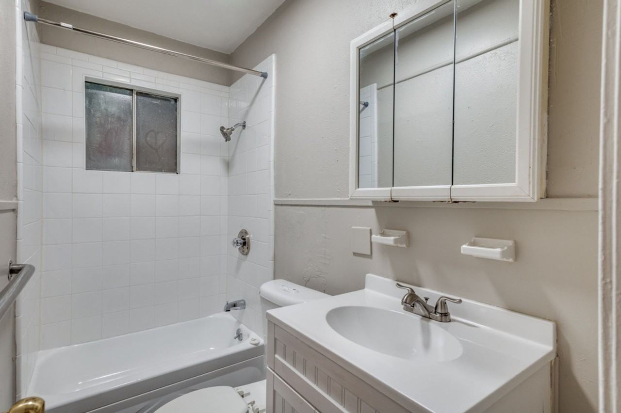 Villa Capri Apartments - Photo 6 of 28