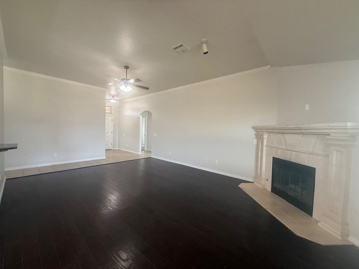 11309 Nw 99th St #1 - Photo 6 of 39