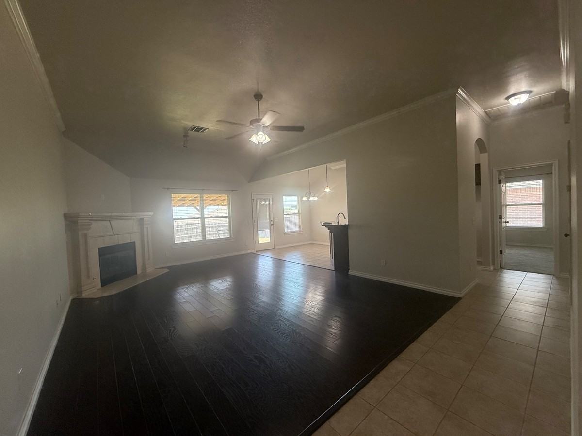 11309 Nw 99th St #1 - Photo 7 of 39