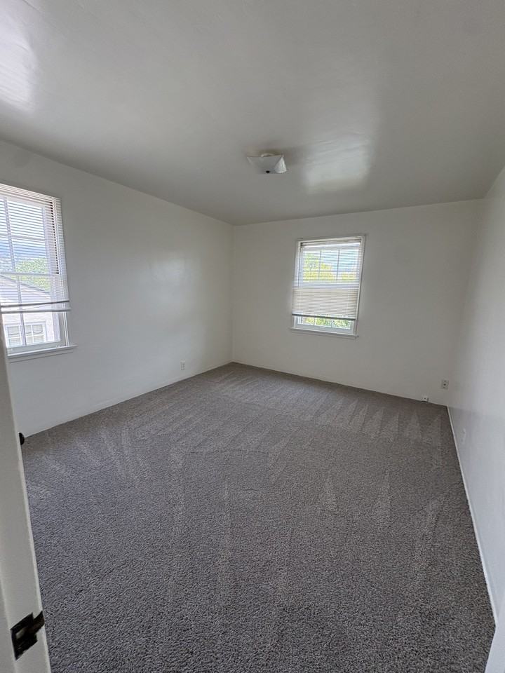 503 E Carrillo St #503 - Photo 5 of 11