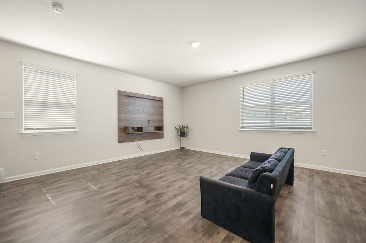 P&I-387 Mardella Drive #1 - Photo 5 of 38