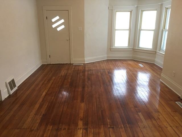 614 10th St Ne #1 - Photo 2 of 8