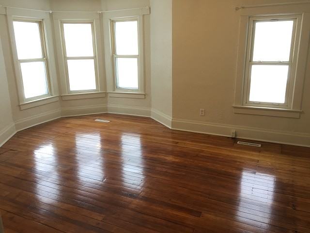 614 10th St Ne #1 - Photo 3 of 8