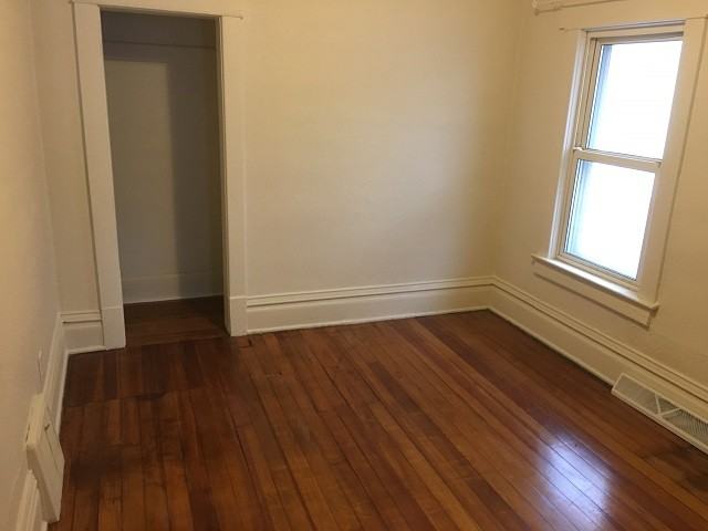 614 10th St Ne #1 - Photo 5 of 8