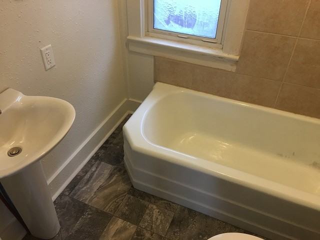 614 10th St Ne #1 - Photo 6 of 8
