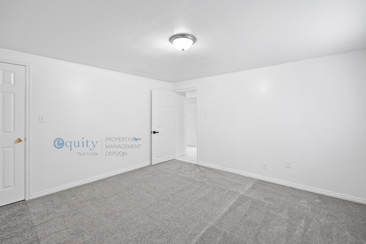 7705 S Sandra Way #7707B - Photo 3 of 11