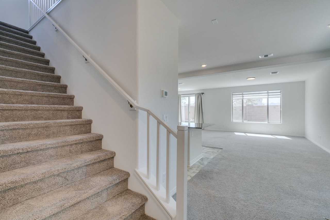 10303 Dallington St - Photo 4 of 50
