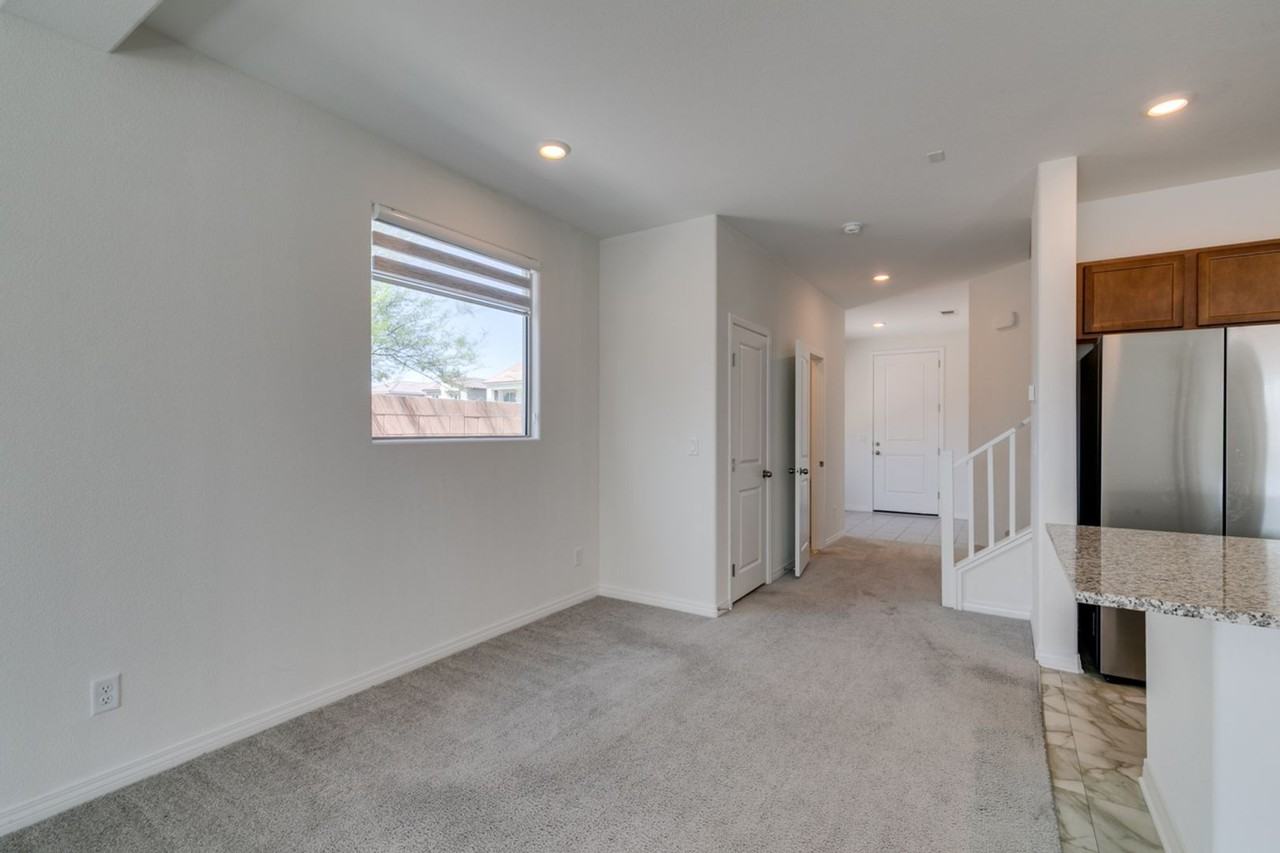 10303 Dallington St - Photo 6 of 50