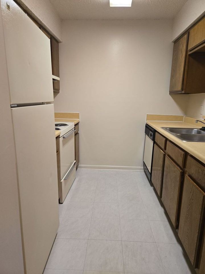 213 Yelton Ct - Photo 2 of 6