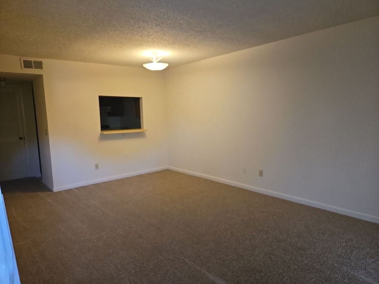 213 Yelton Ct - Photo 4 of 6