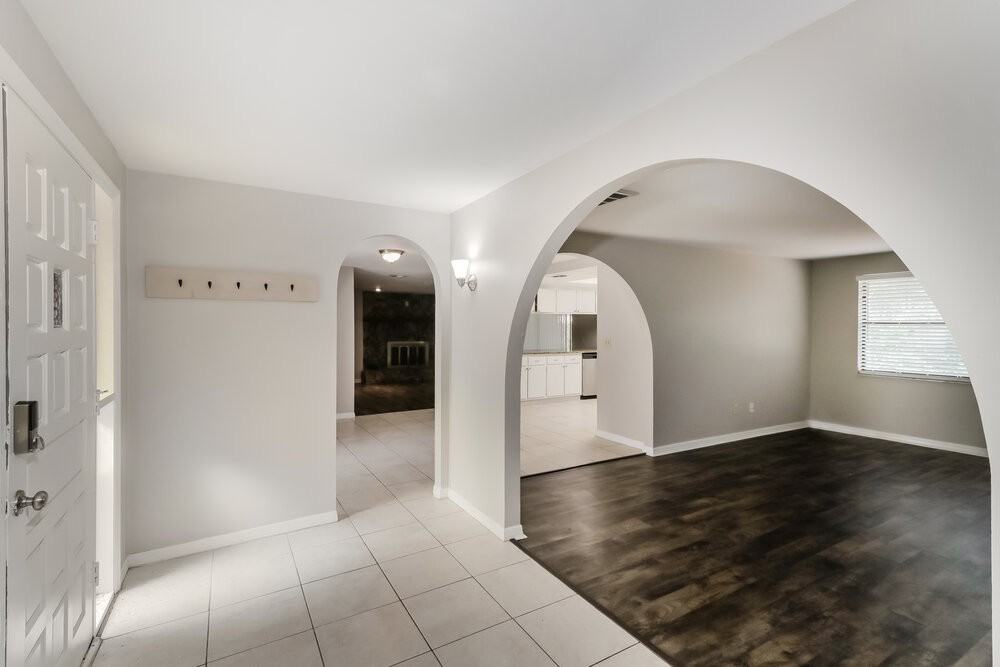 8499 Vicksburg Rd - Photo 4 of 25