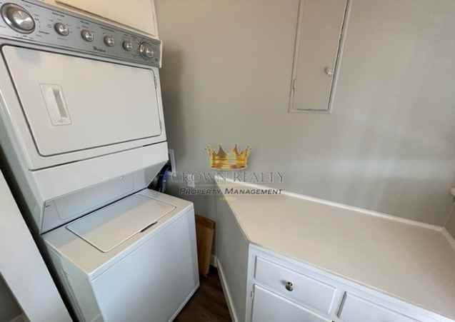 950 Windsor Dr #1 - Photo 6 of 32
