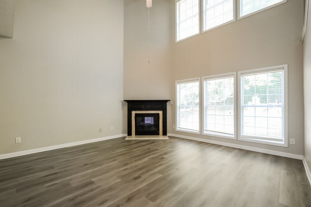 6739 Island Pointe Dr - Photo 5 of 17